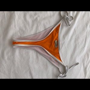 BOUTINE LA CHOOKSLA - orange white trim bottoms